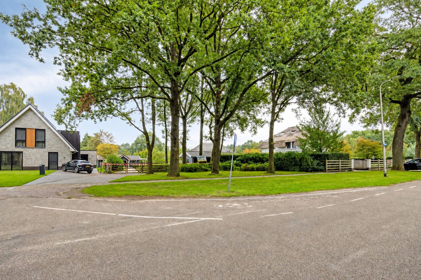 Photo 10 of Almelosestraat