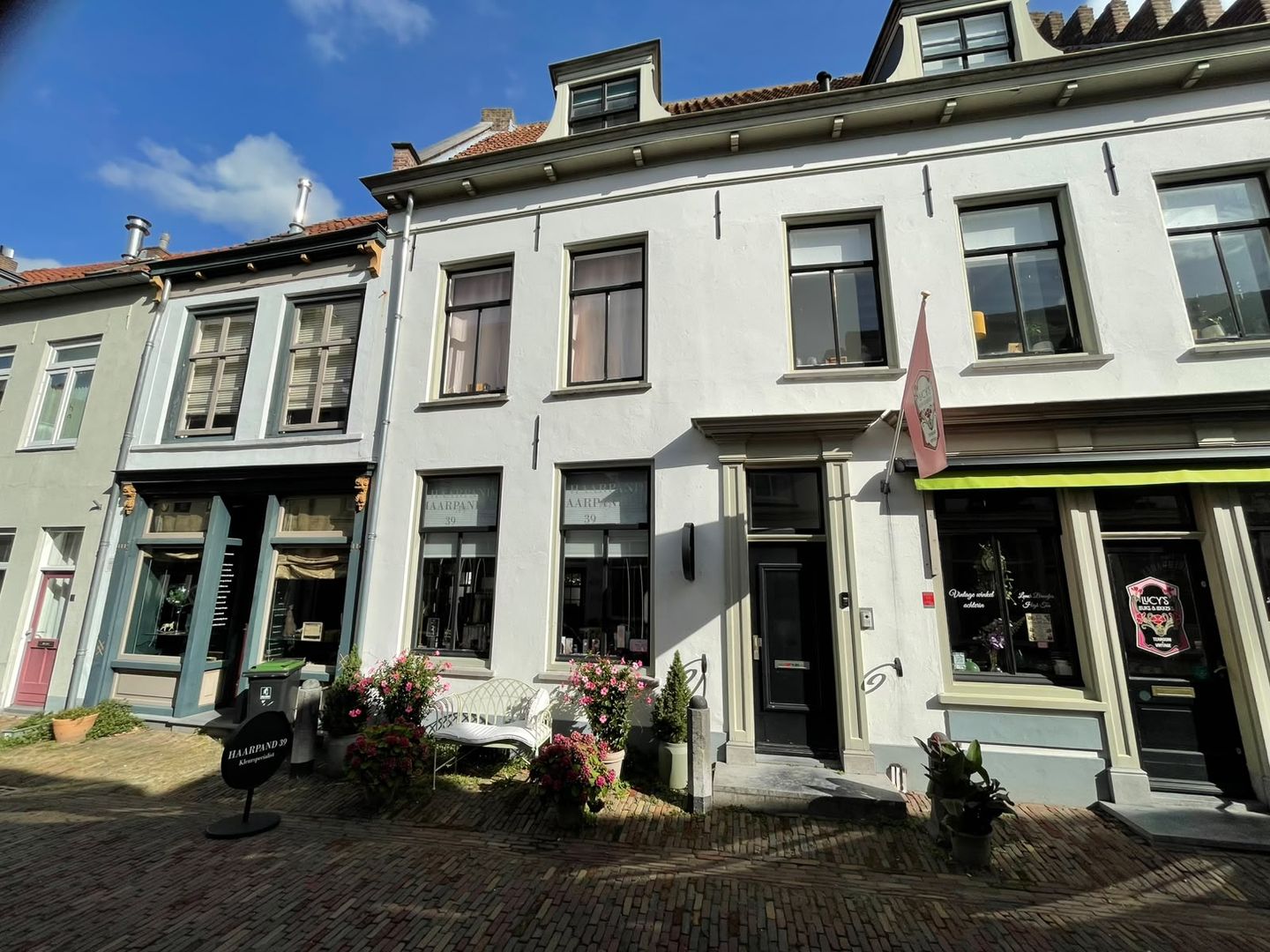 View photo 2 of Peperstraat 39