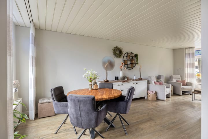 Tussenwoning te koop: Lindenlaan 26, Klaaswaal