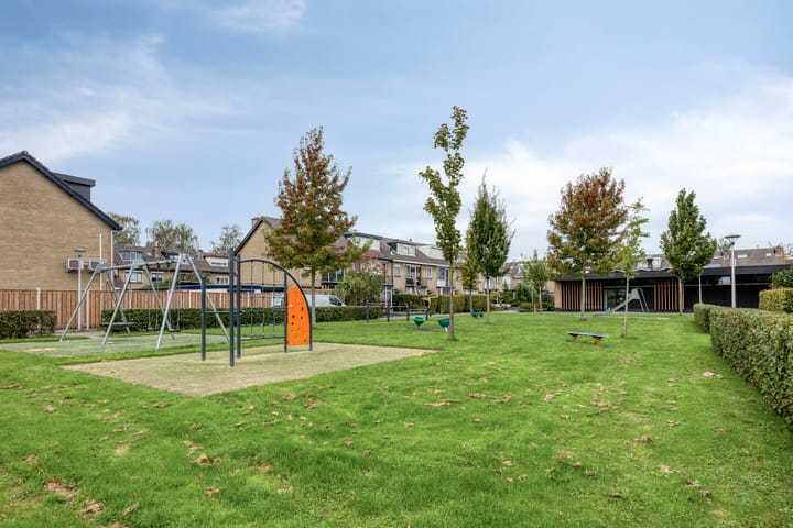 Tussenwoning te koop: Lindenlaan 26, Klaaswaal