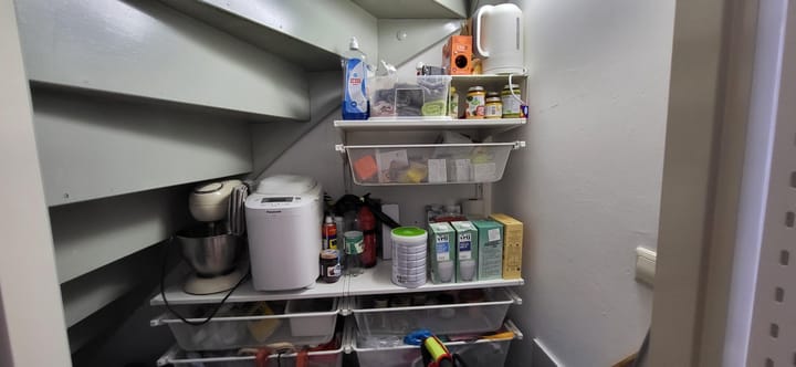Tussenwoning te huur: Meindert Hobbemastraat 42, Almere