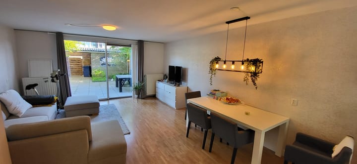 Tussenwoning te huur: Meindert Hobbemastraat 42, Almere