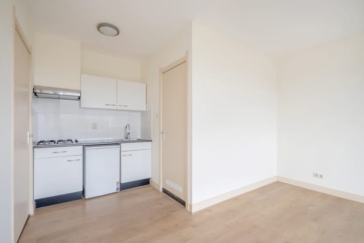 Studio te koop: Thomsonlaan 95D, 'S-Gravenhage