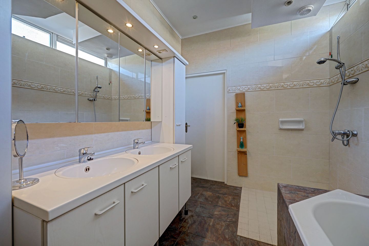 Foto 14 van van der Mondeweg 94