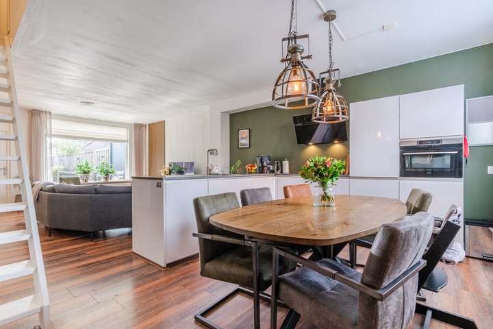 Tussenwoning te koop: Acacialaan 72, Heerde