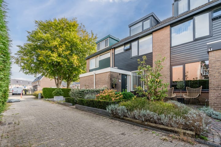 Tussenwoning te koop: Acacialaan 72, Heerde