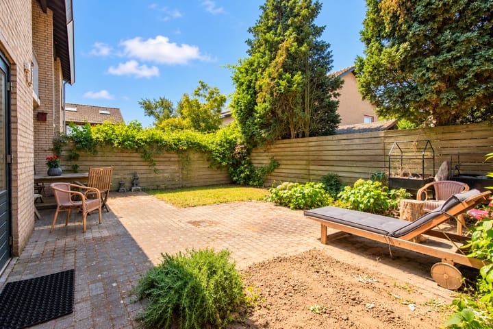 Tussenwoning te koop: Plesmanstraat 10, Roermond
