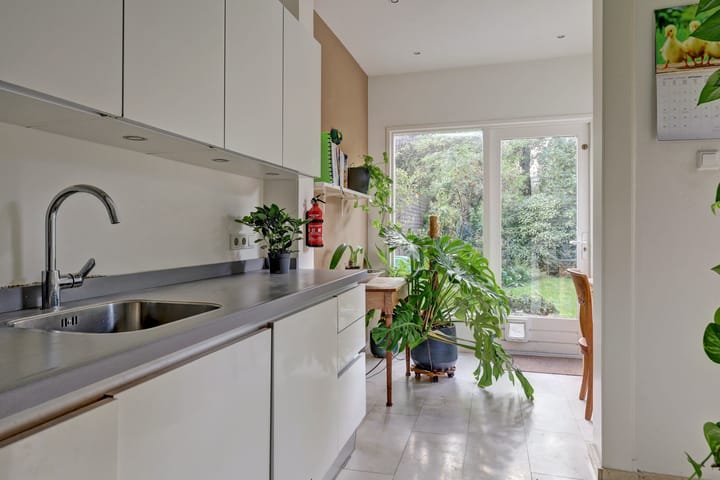 Hoekwoning te koop: de Kempenaerstraat 82, Oegstgeest