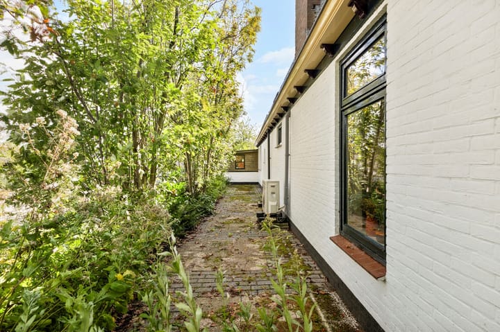 Vrijstaande woning te koop: Kerkstraat 75, Waarland