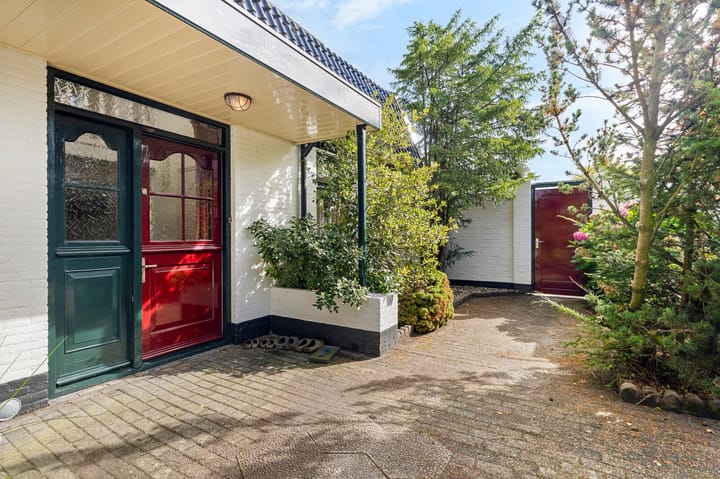 Vrijstaande woning te koop: Kerkstraat 75, Waarland