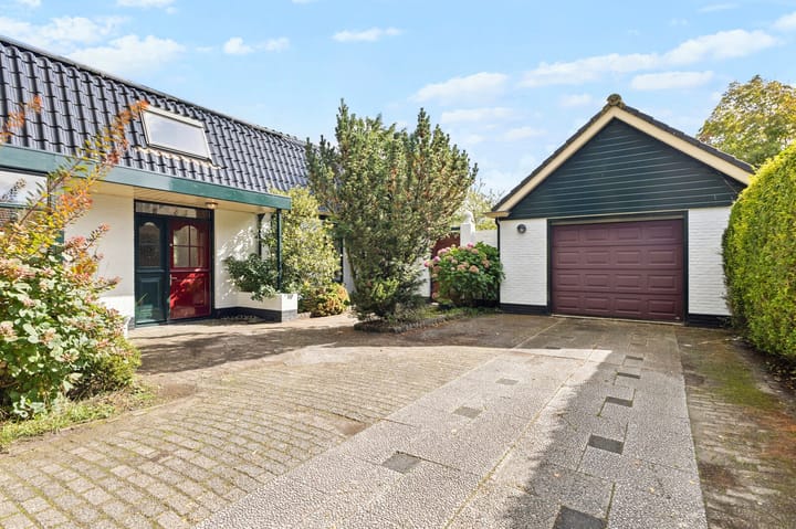 Vrijstaande woning te koop: Kerkstraat 75, Waarland