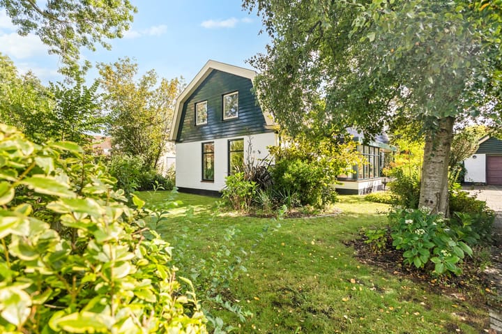 Vrijstaande woning te koop: Kerkstraat 75, Waarland