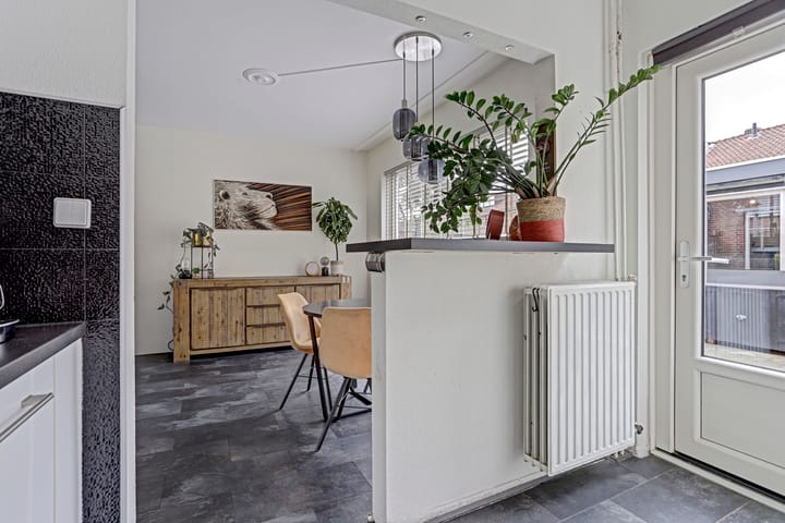 Hoekwoning te koop: Jacob Marisstraat 30, Zwijndrecht