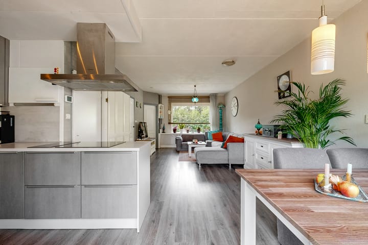 Tussenwoning te koop: Hoefblad 154, Zwaag