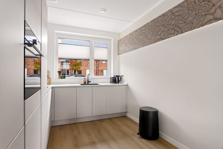 Tussenwoning te koop: Anna J. Cooperstraat 59, Almere