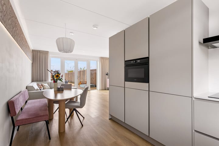 Tussenwoning te koop: Anna J. Cooperstraat 59, Almere
