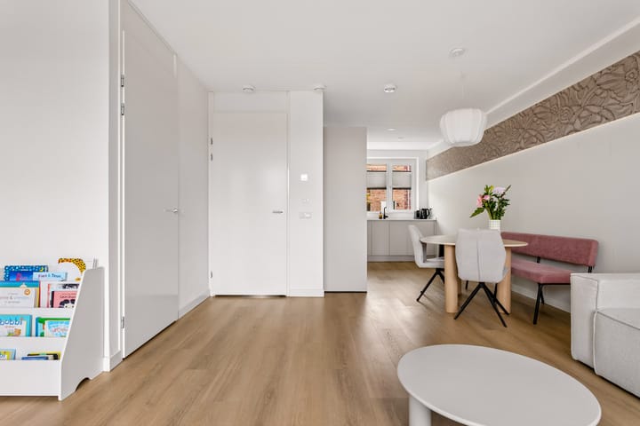 Tussenwoning te koop: Anna J. Cooperstraat 59, Almere