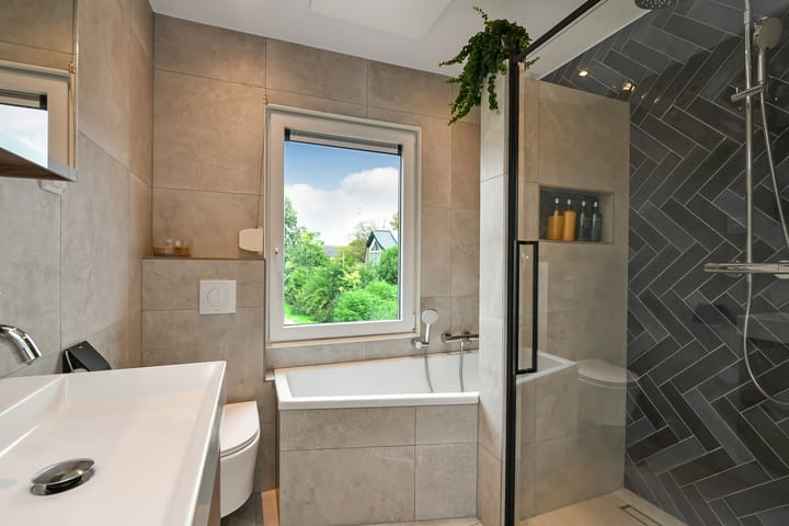 Twee-onder-één-kap te koop: Van Hallstraat 20, Elst (Ge)