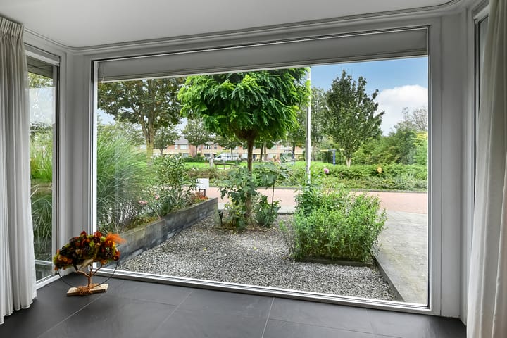 Twee-onder-één-kap te koop: Van Hallstraat 20, Elst (Ge)