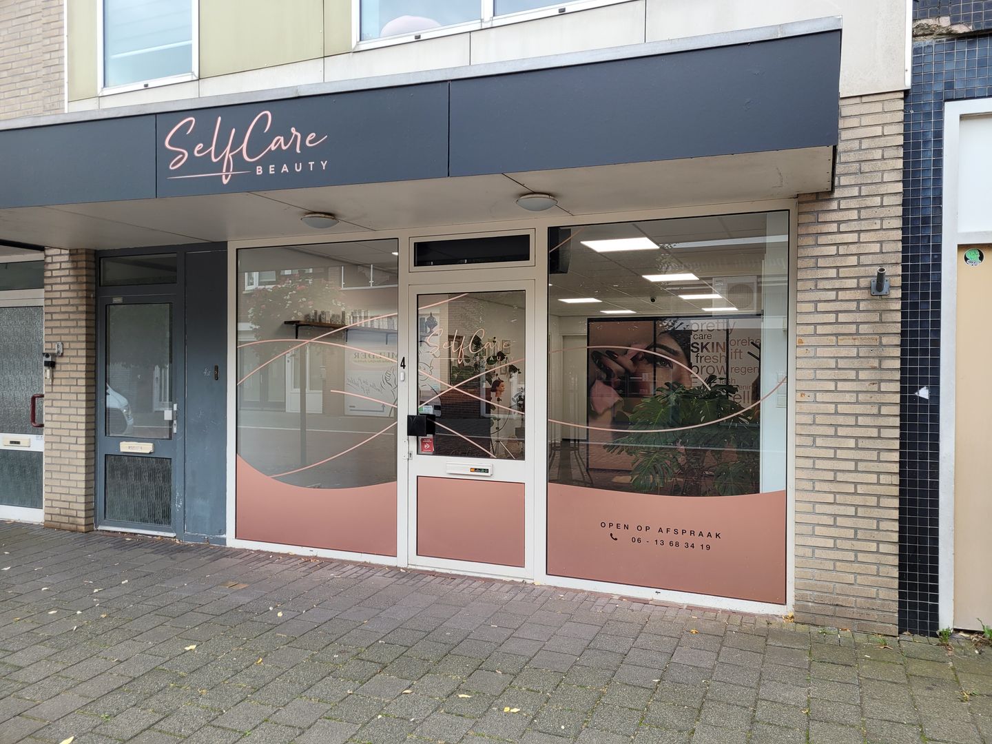 Bekijk foto 1 van van Echtenstraat 4