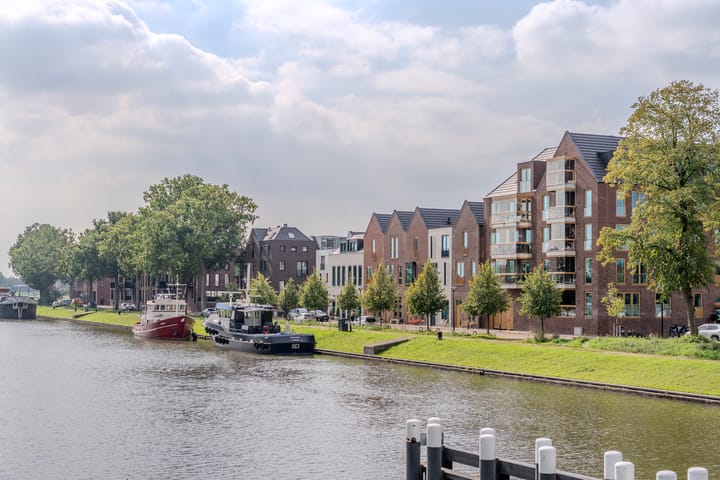 Tussenwoning te koop: Sluiseiland-Zuid 33, Vianen (Ut)