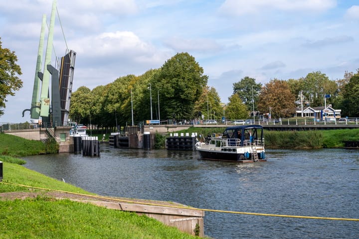 Tussenwoning te koop: Sluiseiland-Zuid 33, Vianen (Ut)