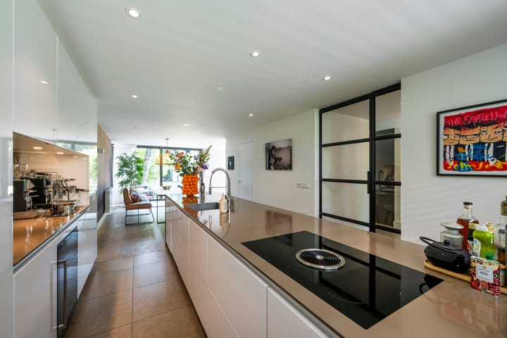 Foto 3 van Middenlaan 1-A