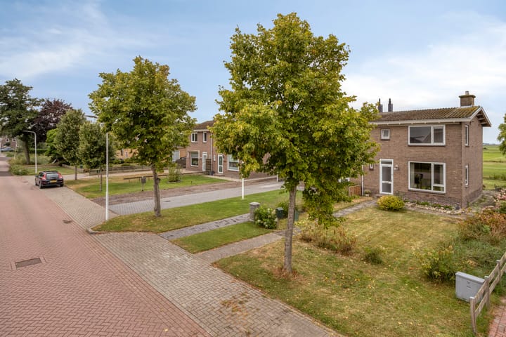 Twee-onder-één-kap te koop: Buorren 53, Elahuizen