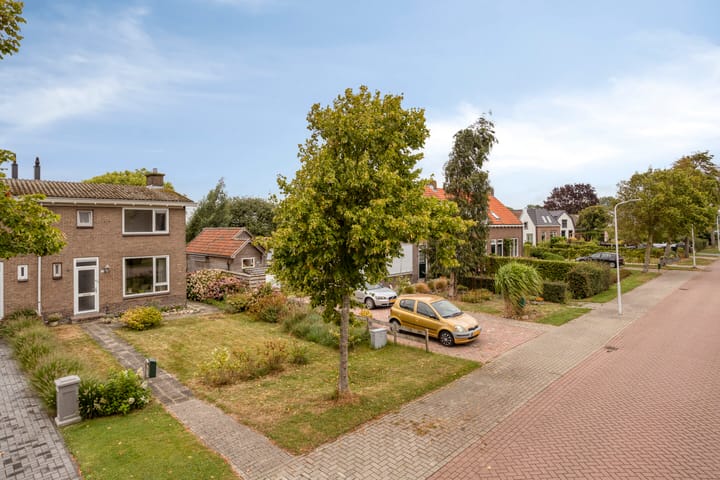 Twee-onder-één-kap te koop: Buorren 53, Elahuizen