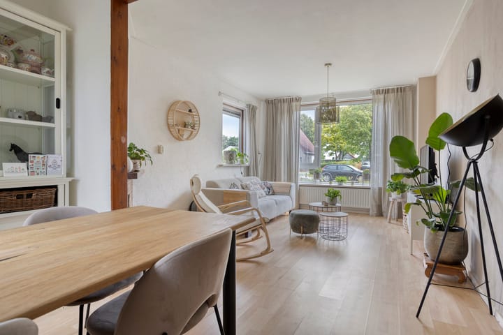 Twee-onder-één-kap te koop: Buorren 53, Elahuizen