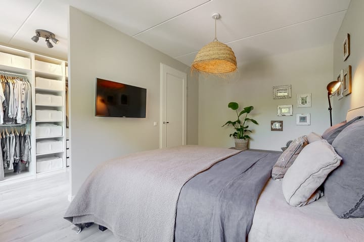 Hoekwoning te koop: Rodenbachlaan 12, Uithoorn