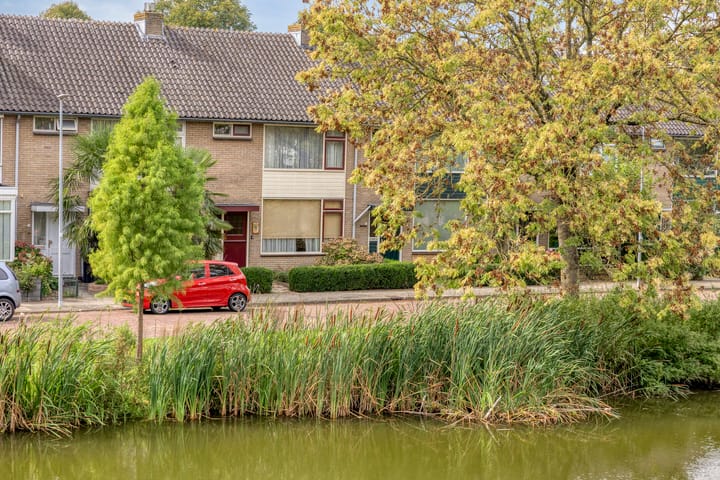 Tussenwoning te koop: Pieter Mondriaanlaan 32, Woerden