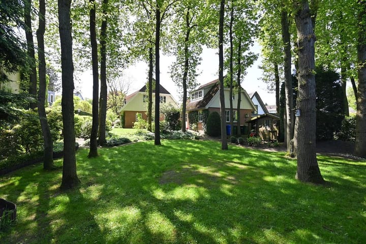 Vrijstaande woning te koop: Breeweg 13, Laren (Nh)