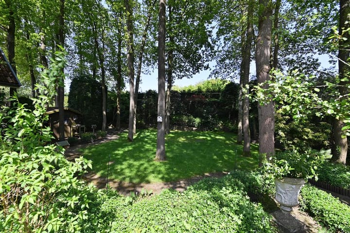 Vrijstaande woning te koop: Breeweg 13, Laren (Nh)