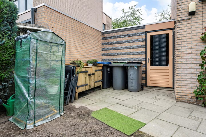 Tussenwoning te koop: Saltshof 2203, Wijchen