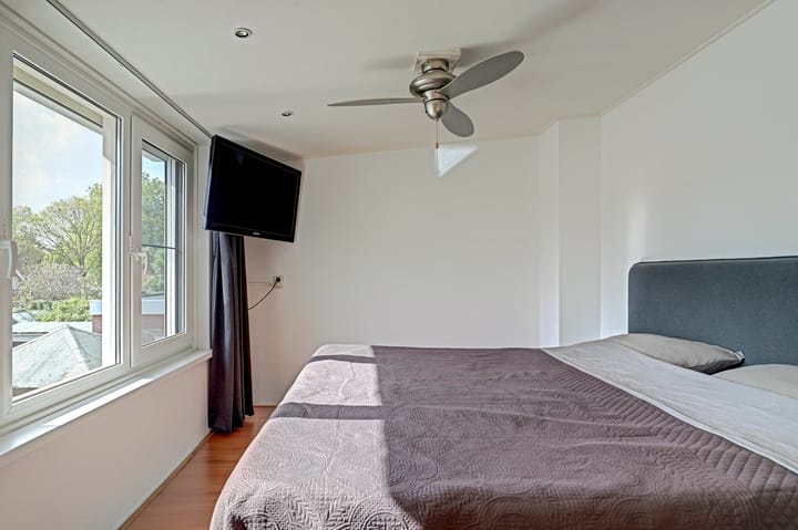 Twee-onder-één-kap te koop: Scheldestraat 42, Lewedorp