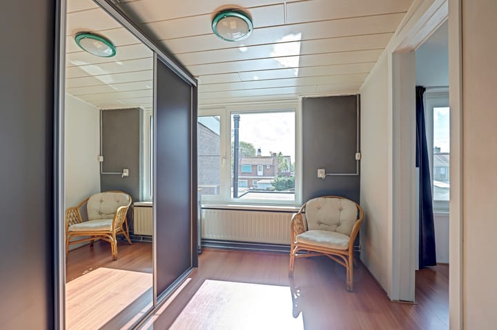 Twee-onder-één-kap te koop: Scheldestraat 42, Lewedorp