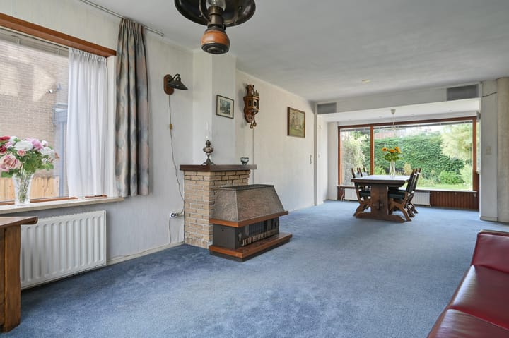 Tussenwoning te koop: Einsteinlaan 6, Badhoevedorp