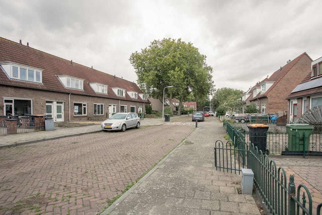 Foto 43 van J van der Veenstraat 47