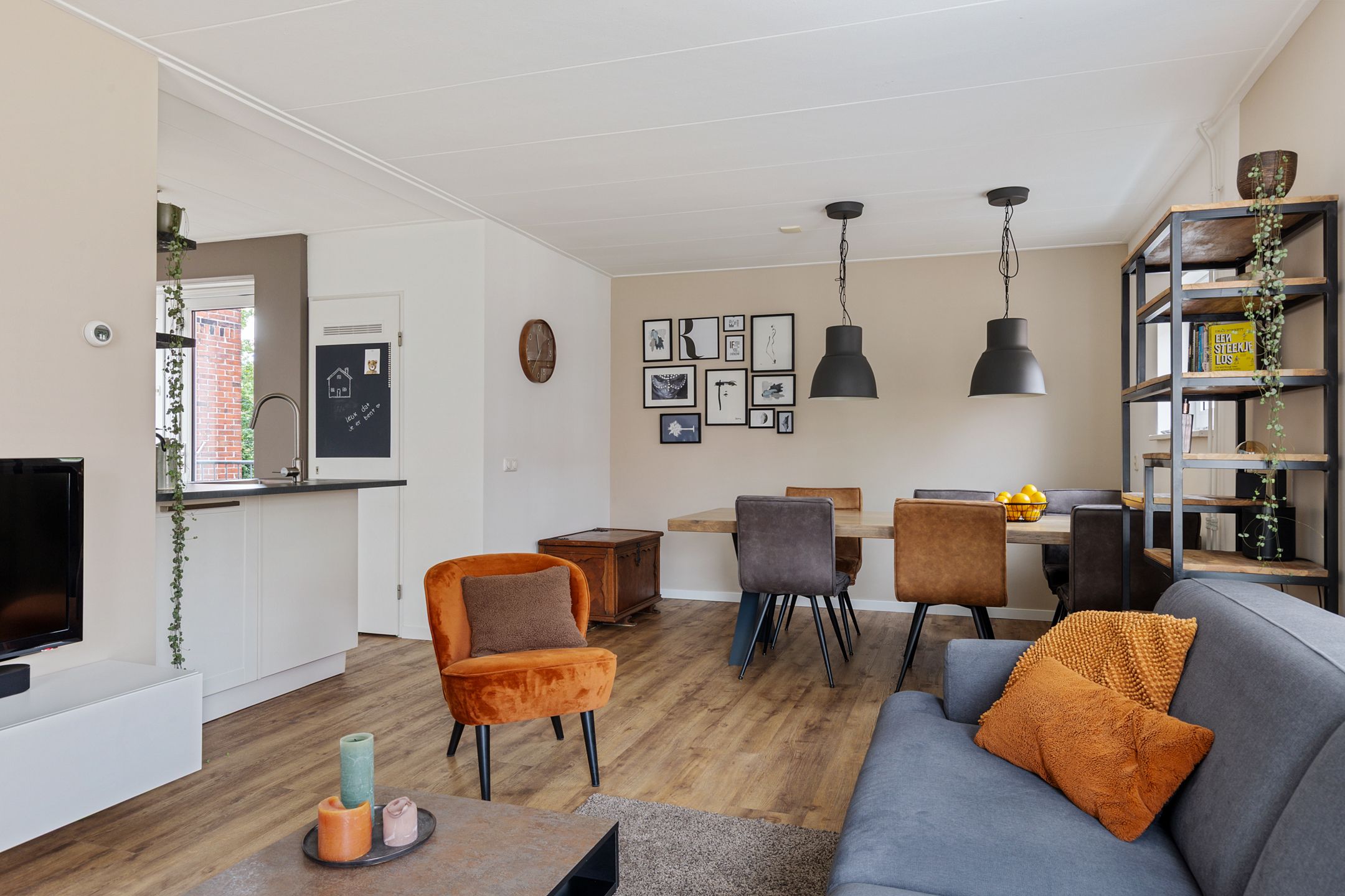 Photo 9 of Amalia van Solmsstraat 34-A