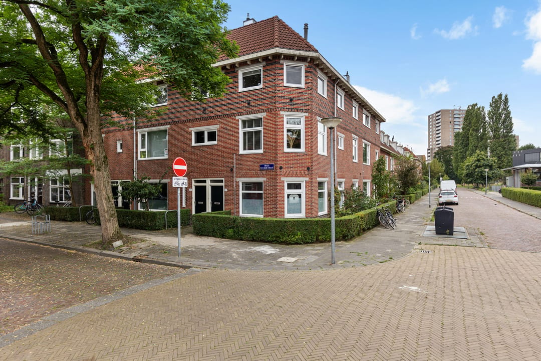 Photo 2 of Amalia van Solmsstraat 34-A