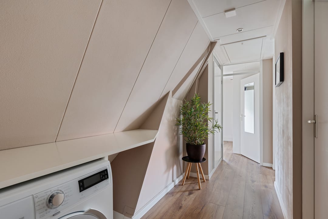 Photo 16 of Amalia van Solmsstraat 34-A