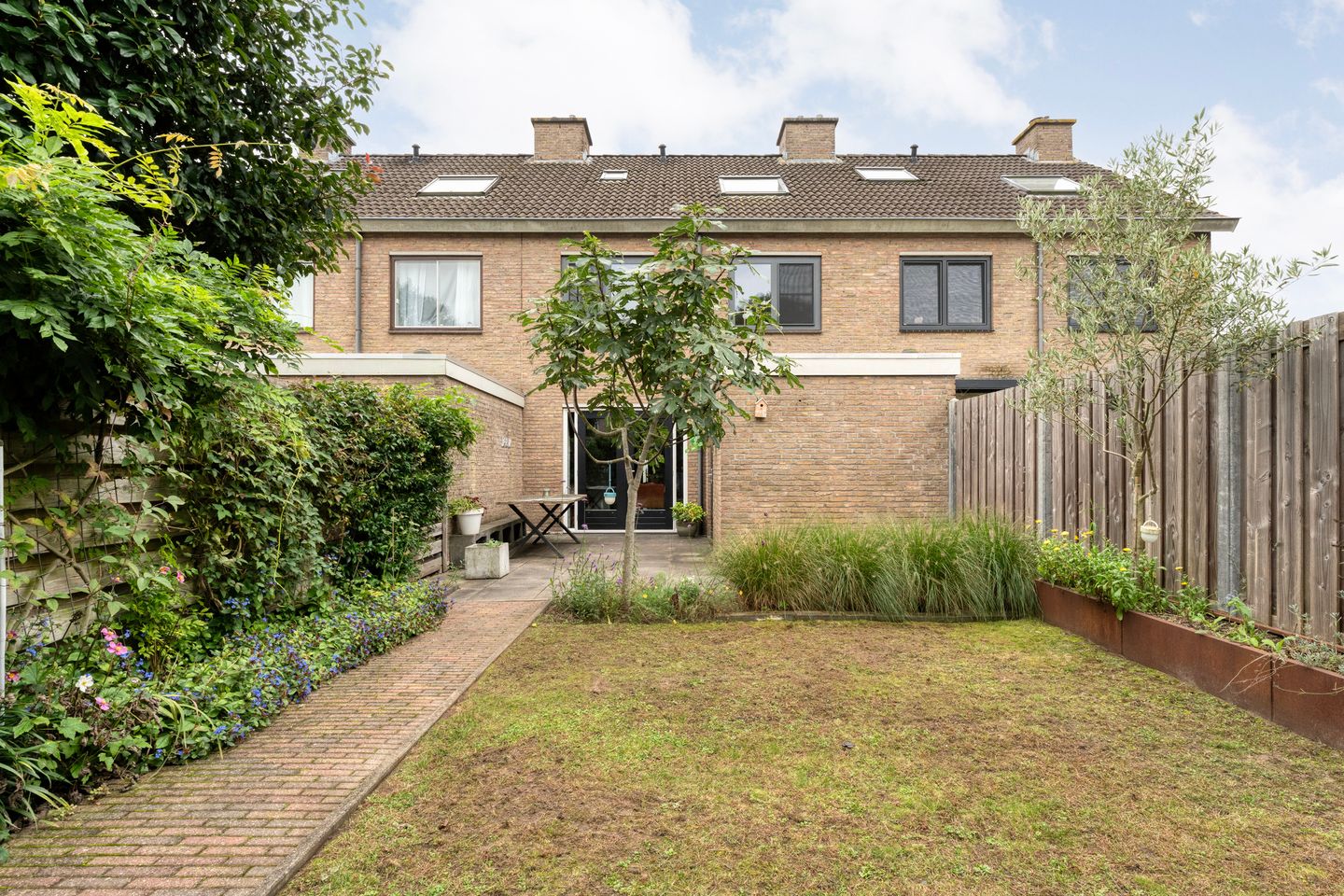 Photo 44 of Anne Franklaan 10