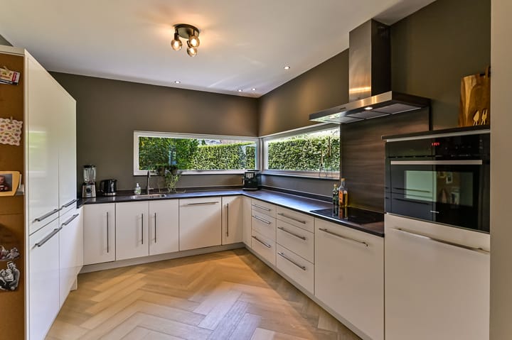 Twee-onder-één-kap te koop: Brikkenoven 18, Roermond