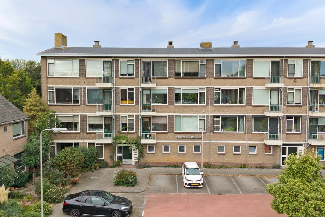 Photo 38 of J.H. van Straaten van Nesplantsoen 27