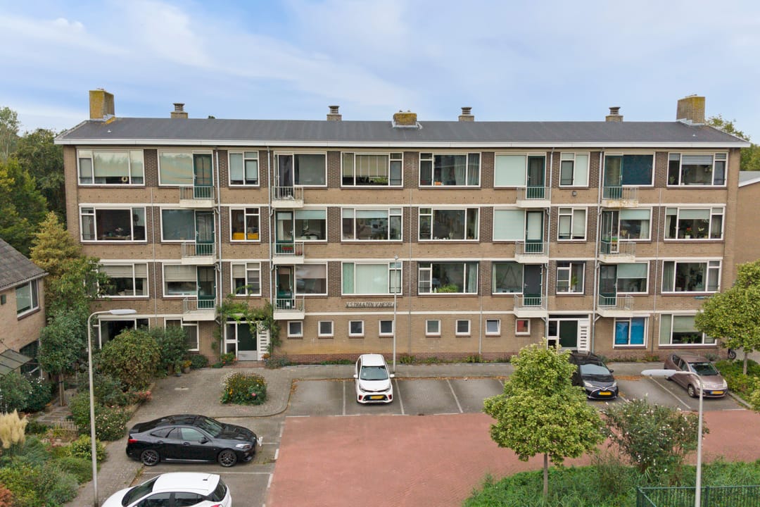 Photo 37 of J.H. van Straaten van Nesplantsoen 27