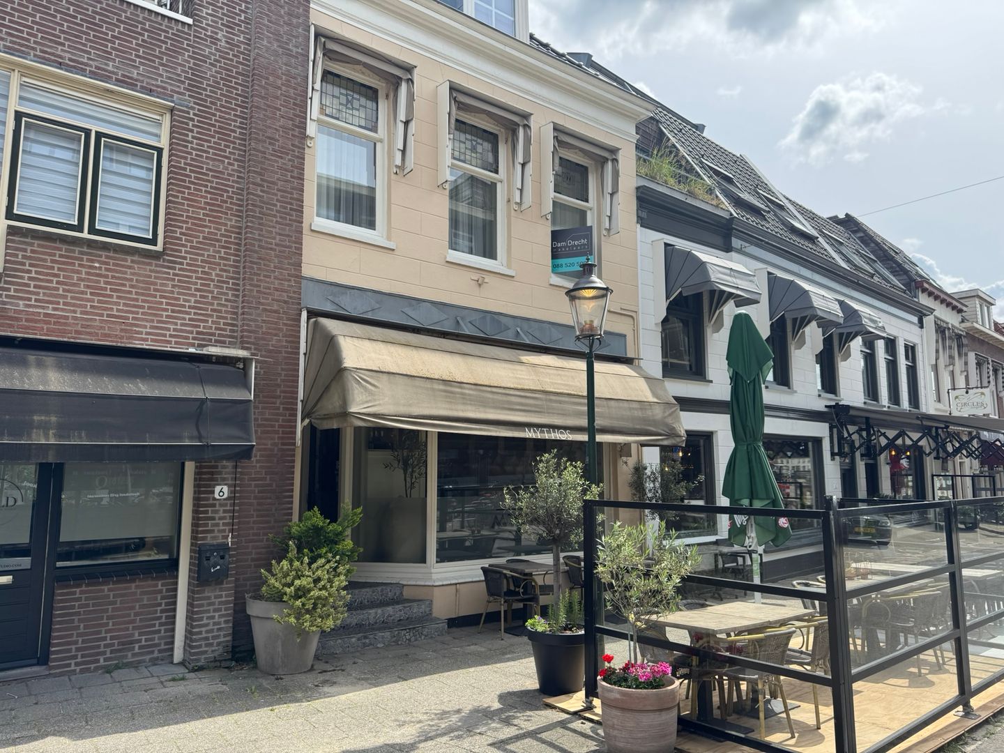 Bekijk foto 1 van Veerplein 8