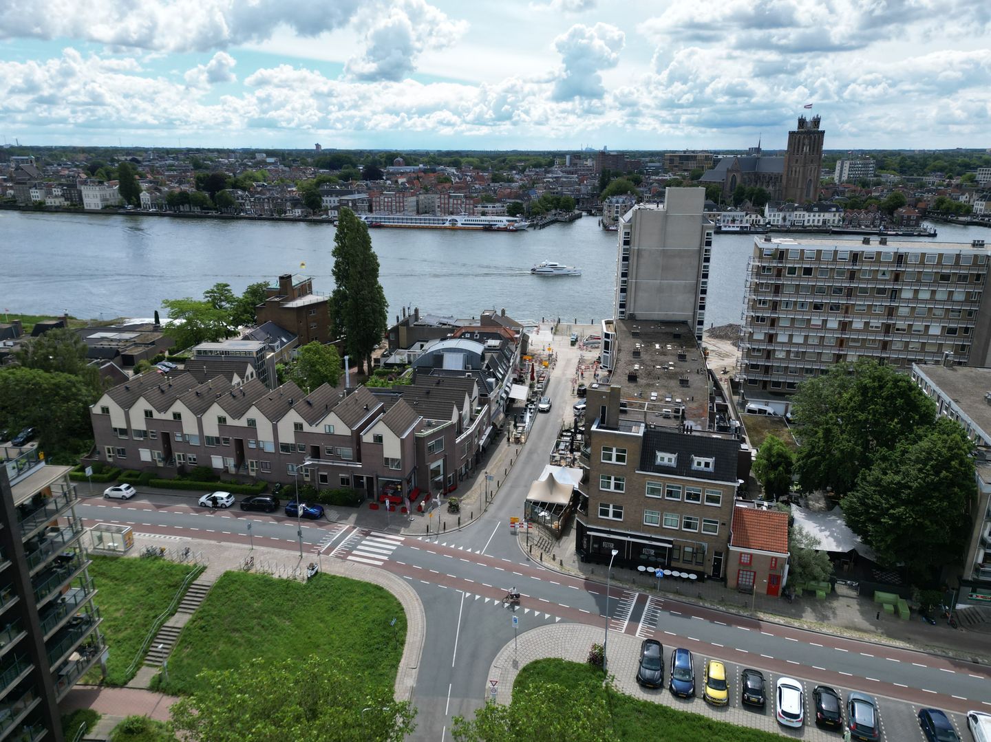 Bekijk foto 2 van Veerplein 8