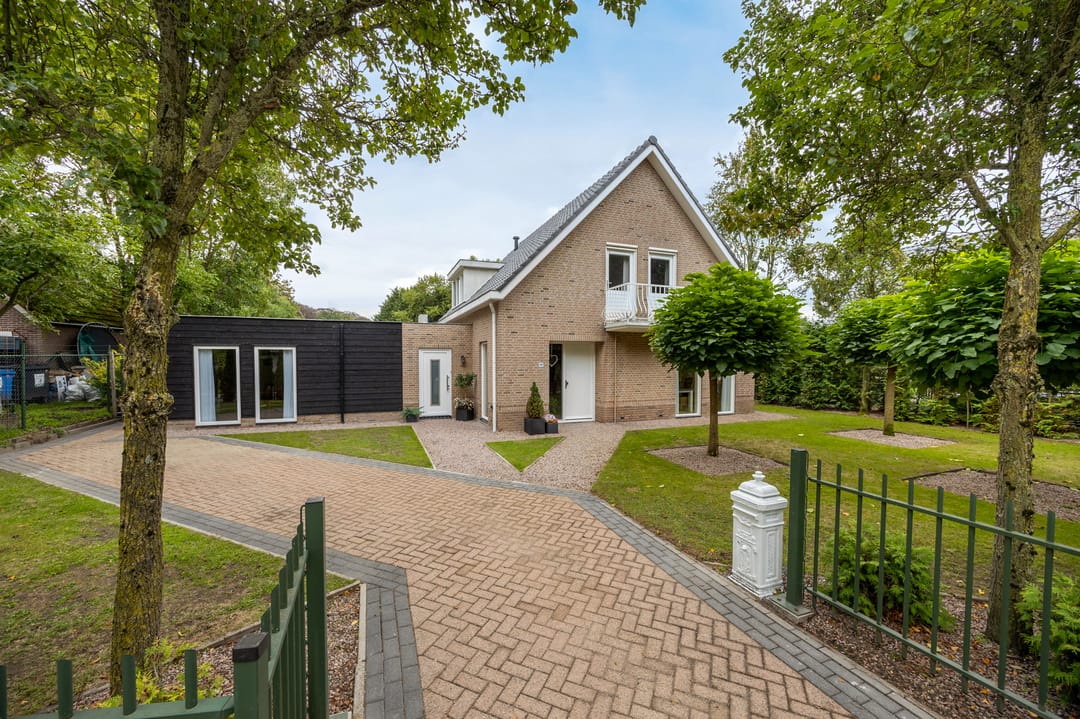 Photo 73 of Bosschenhoofdsestraat 19-A