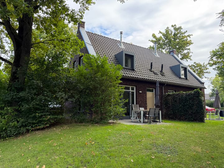 Twee-onder-één-kap te koop: Pappenheim 5, Maastricht
